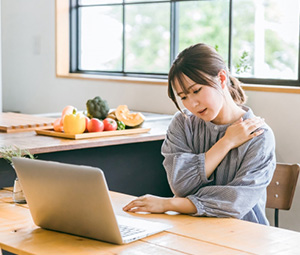 肩こりの主な原因のイメージ